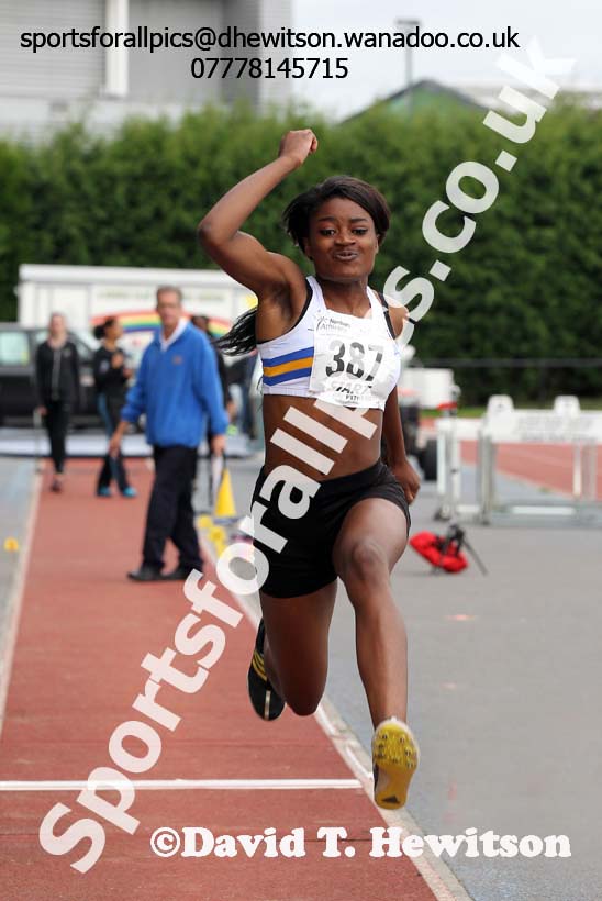 Under-17 womens triple jump, Northern Under-15 and under-17 Championships, Wigan. Photo: David T. Hewitson/Sports for All Pics